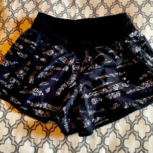 LULULEMON Tracker Shorts